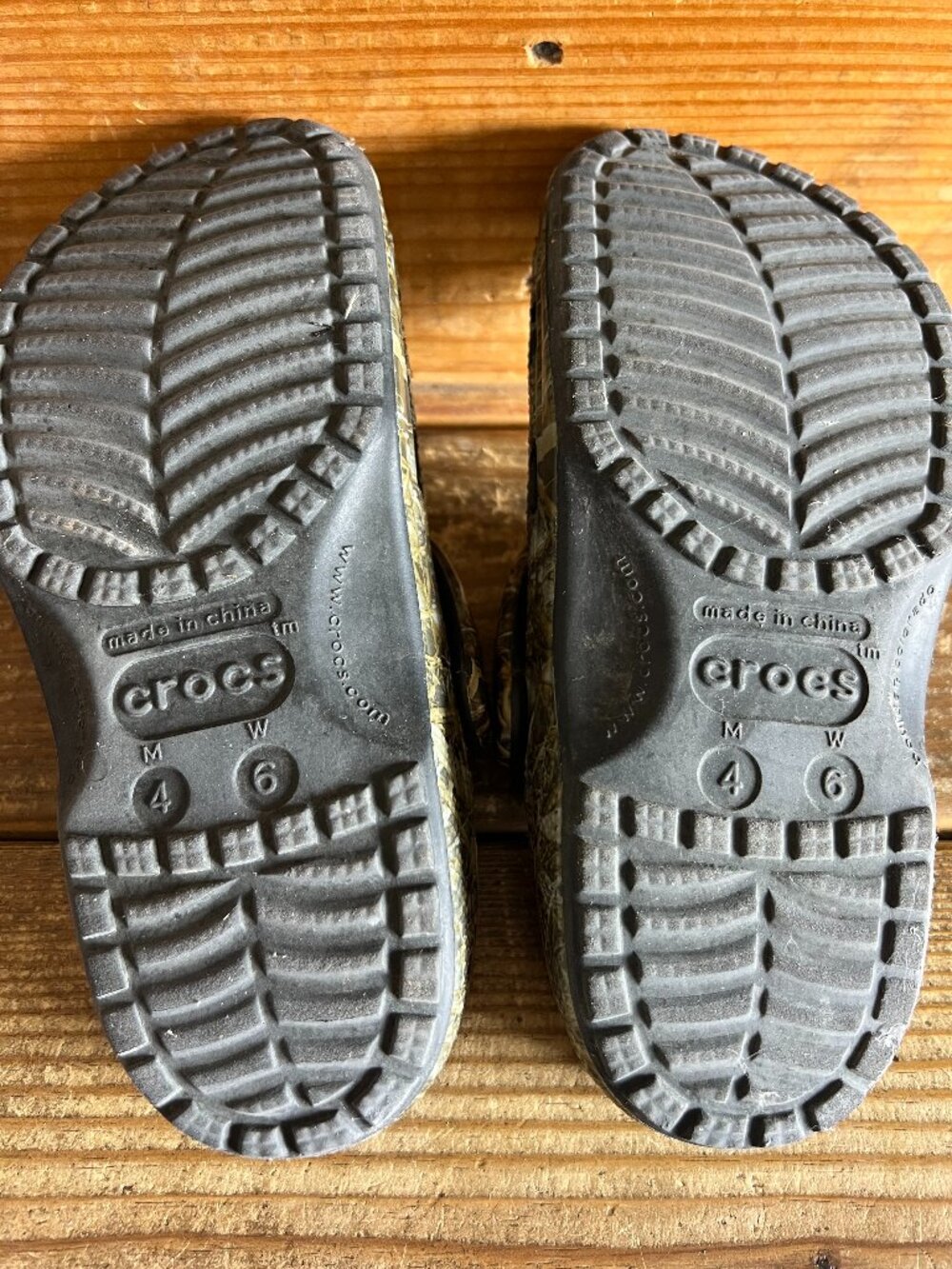 Crocs- Camouflage. M4W6 Like New!